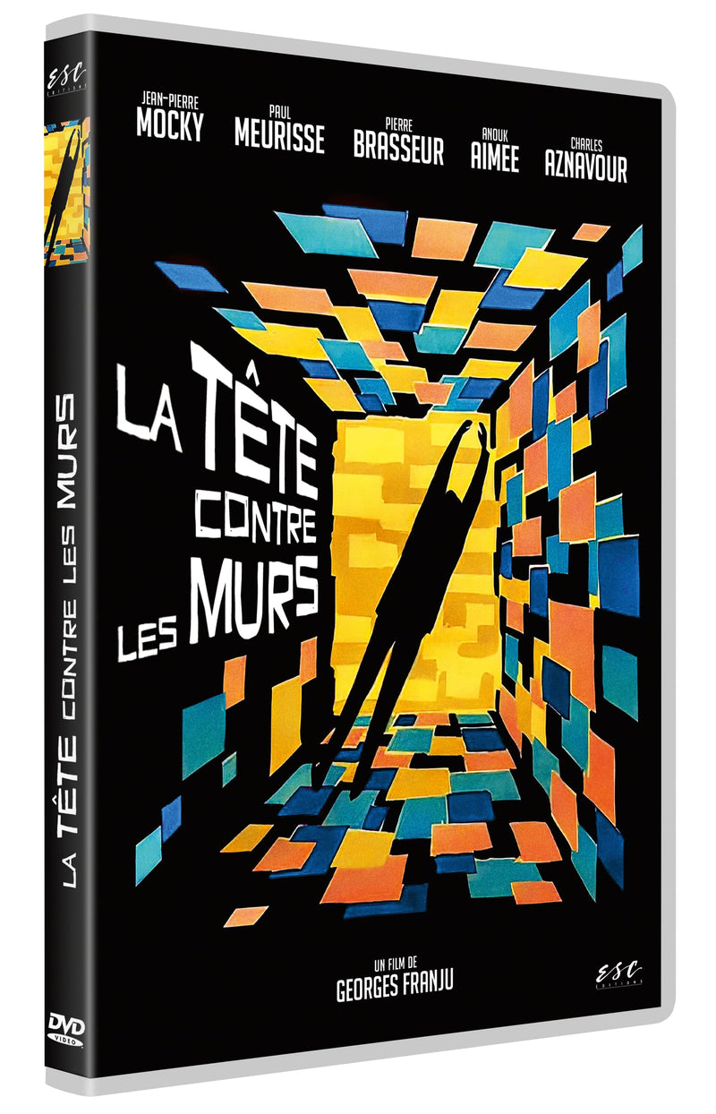 La tête contre les murs