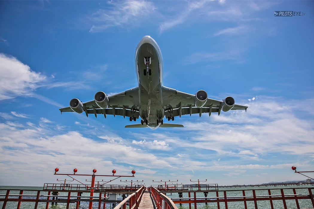 PilotsEYE.tv | A380 SAN FRANCISCO |:| Blu-ray Disc® |:| Flightdeck LUFTHANSA | A380 | The final flights of JR | Bonus: Toulouse Simulator