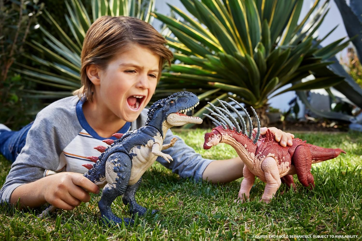 Mattel Jurassic World: Chaos Theory Netflix - Gigantic Trackers Bajadasaurus Action Figure Dinosaur Toy with Rampage Neck Attack, Evolution Spikes, Tail Whip, Digital Play, Ages 4 Years & Up, HTK80
