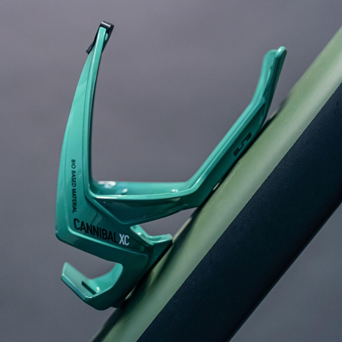 Elite Cannibal Bio bottle cage gloss green
