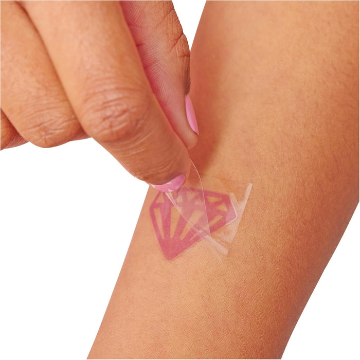 Cool MAKER - SHIMMER ME BODY ART - KIT TATUAJES TEMPORALES NIÑAS: 3 Hojas de Calcomanías con 135 Diseños de Tatuajes Metalizados, Rodillo Aplicador y Gemas para Decorar - Regalos Niñas 7 años +