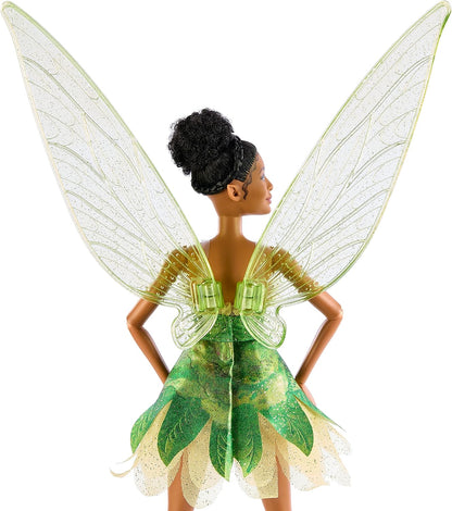 Mattel Disney Peter Pan y Wendy Campanilla Muñeca con vestido de hada, juguete +3 años (HNY37