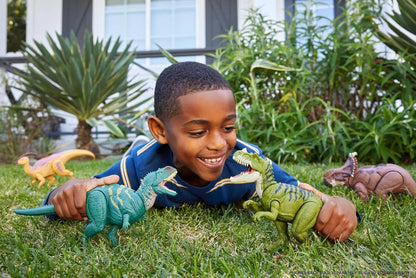 Mattel Jurassic World: Teoría del Dinocaos Netflix - Dinosaurio Ceratosaurus verde rayado, rugido salvaje, juguete con sonidos +4 años (HTK74)