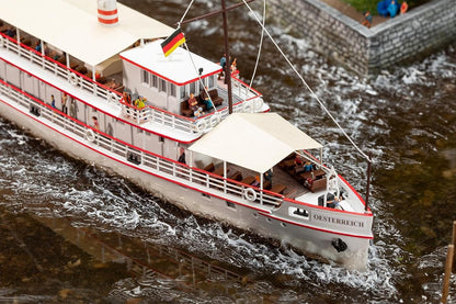 Faller - 1/160 PASSAGIERSSCHIP OESTERREICH (5/24) *