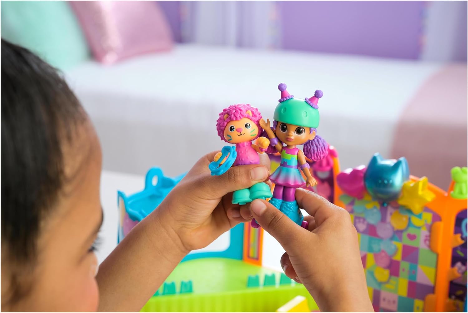 Gabby’s Dollhouse, Party Room Playset with Exclusive Toy Figures, Doll’s House Furniture, Accessories and Fidget Play, Kids’ Toys for Girls and Boys Aged 3+