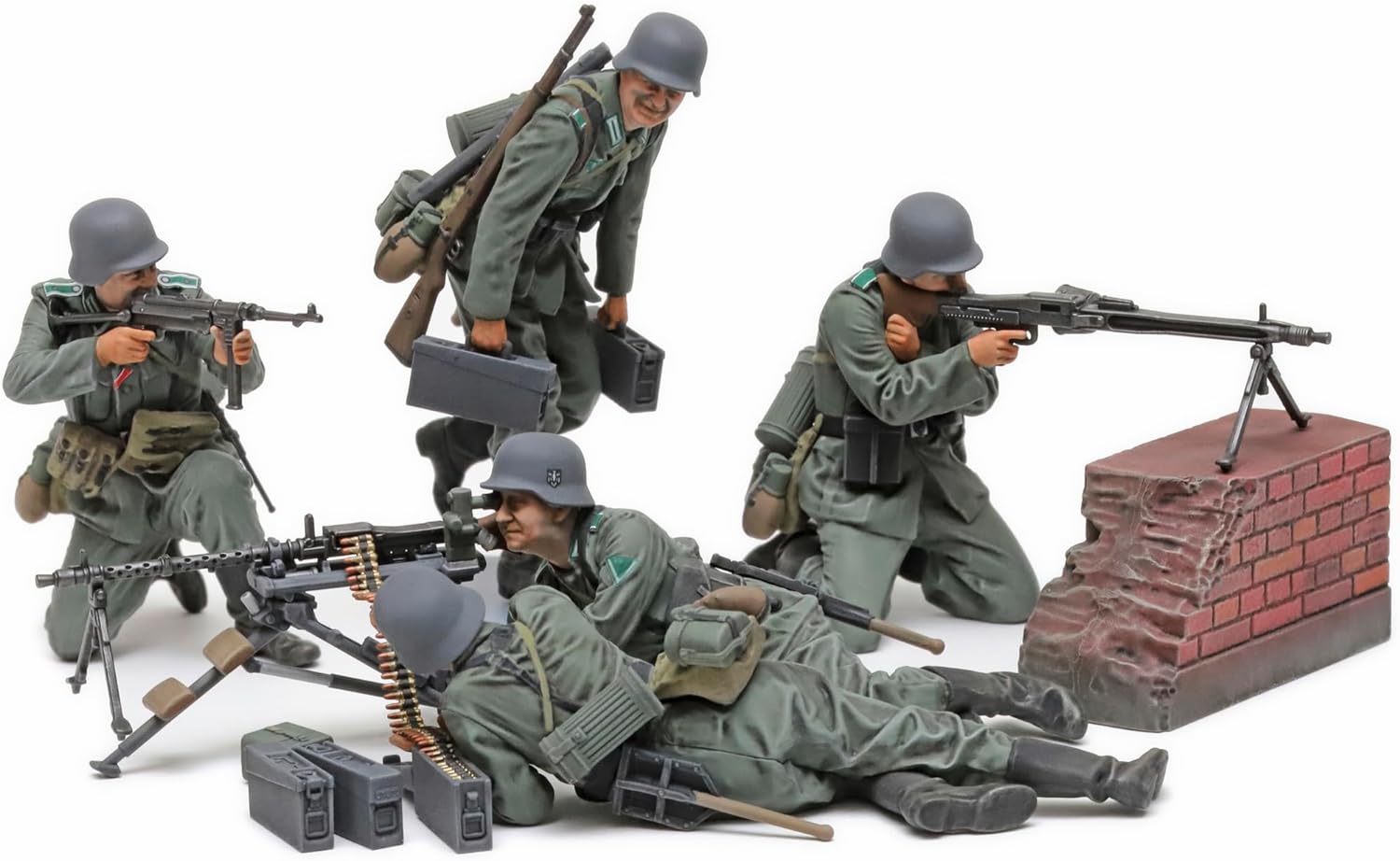 TAMIYA 35386 1:35 Figure Set German MG Troops (5) with WW2 Faithful Replica, Model Building, Plastic Kit, Crafts, Hobby, Gluing, Model Kit, Assembly, Unpainted