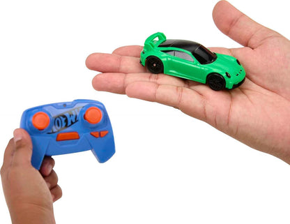Hot Wheels RC Cars, Remote-Control Porsche 911 in 1:64 Scale, Recharges with USB Cable, On- and Off-Track Racing, Turbo Boost, Gift for Kids, HLT20 Posche 911