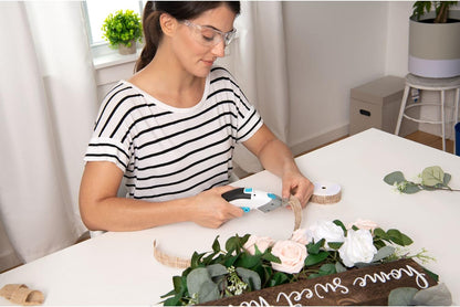 Black+Decker Powered Scissors 3.6v, Extra long trigger, LED light, Ultra-ergonomic design, 1.5Ah battery, USB charging, includes 2 cutting blades BCSC115-XJ