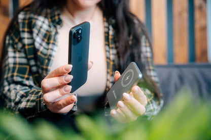 Charge 'n' Go Magnetic Wireless Power Bank 5000 Grey