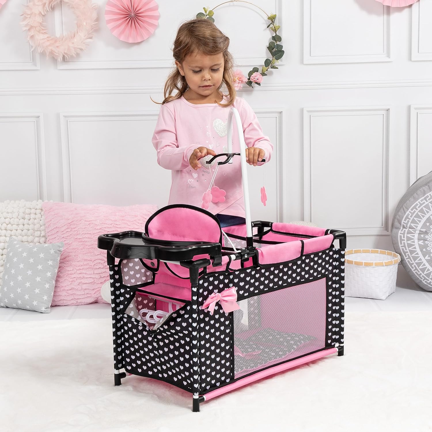 Bayer Design 62660AA Poppenbed met geïntegreerde kinderstoel, kastcompartiment, mobiel, kussen, dekbed, zwart, roze