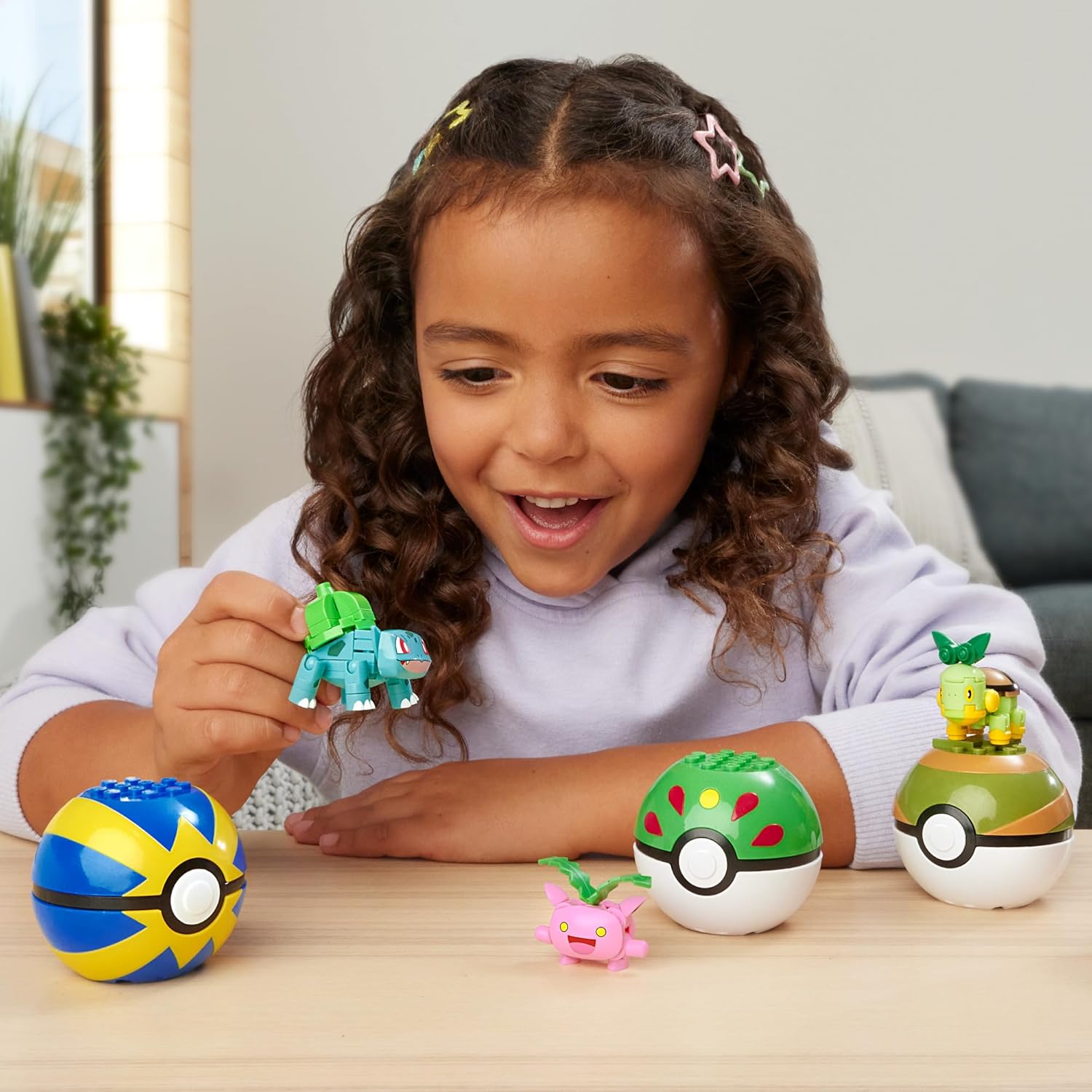 MEGA Pokémon Building Toys Set Grass-Type Trainer Team with 118 Pieces, 4 Poseable Character, 2 Inches Tall, for Kids, HWR77