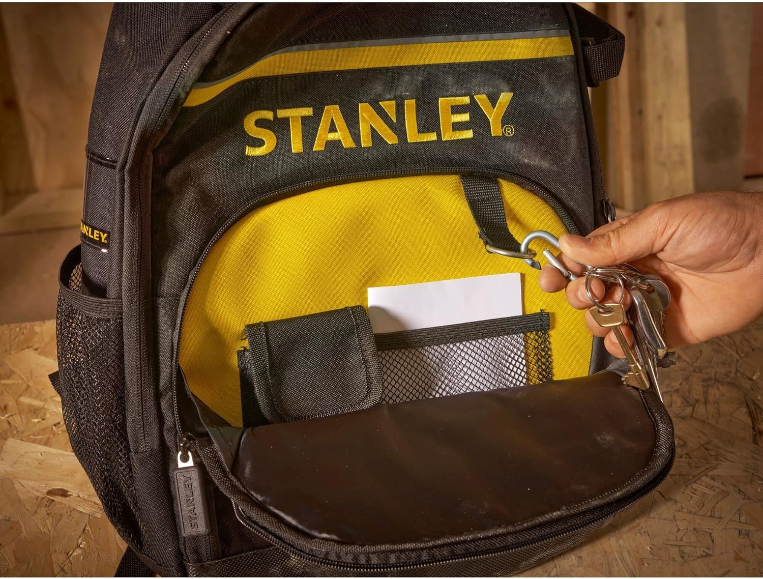 BLACK & DECKER - STANLEY BACK PACK