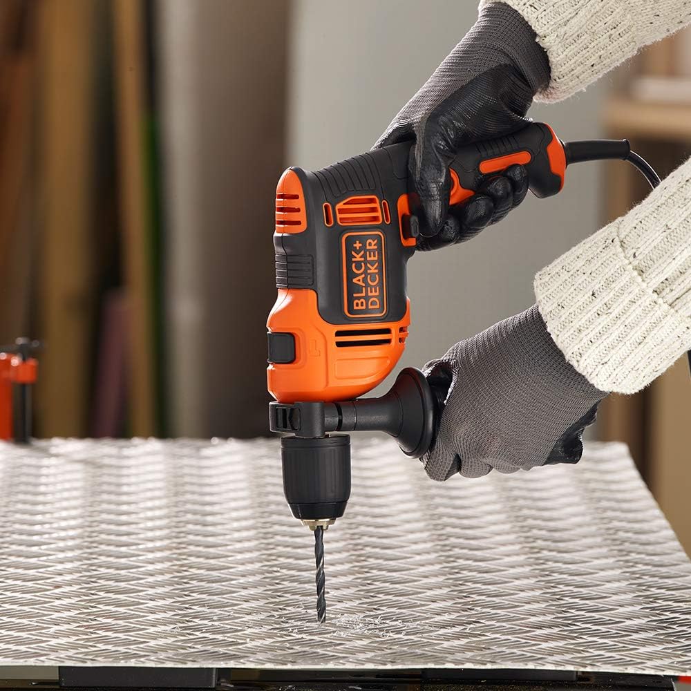 BLACK & DECKER - 710W CORDED HAMMER DRILL