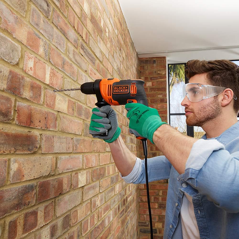 BLACK & DECKER - 710W CORDED HAMMER DRILL