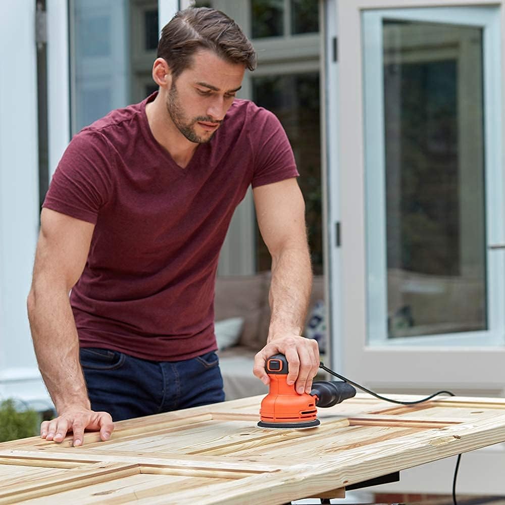 BLACK & DECKER - 230W RANDOM ORBIT SANDER