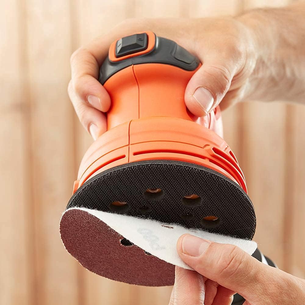 BLACK & DECKER - 230W RANDOM ORBIT SANDER