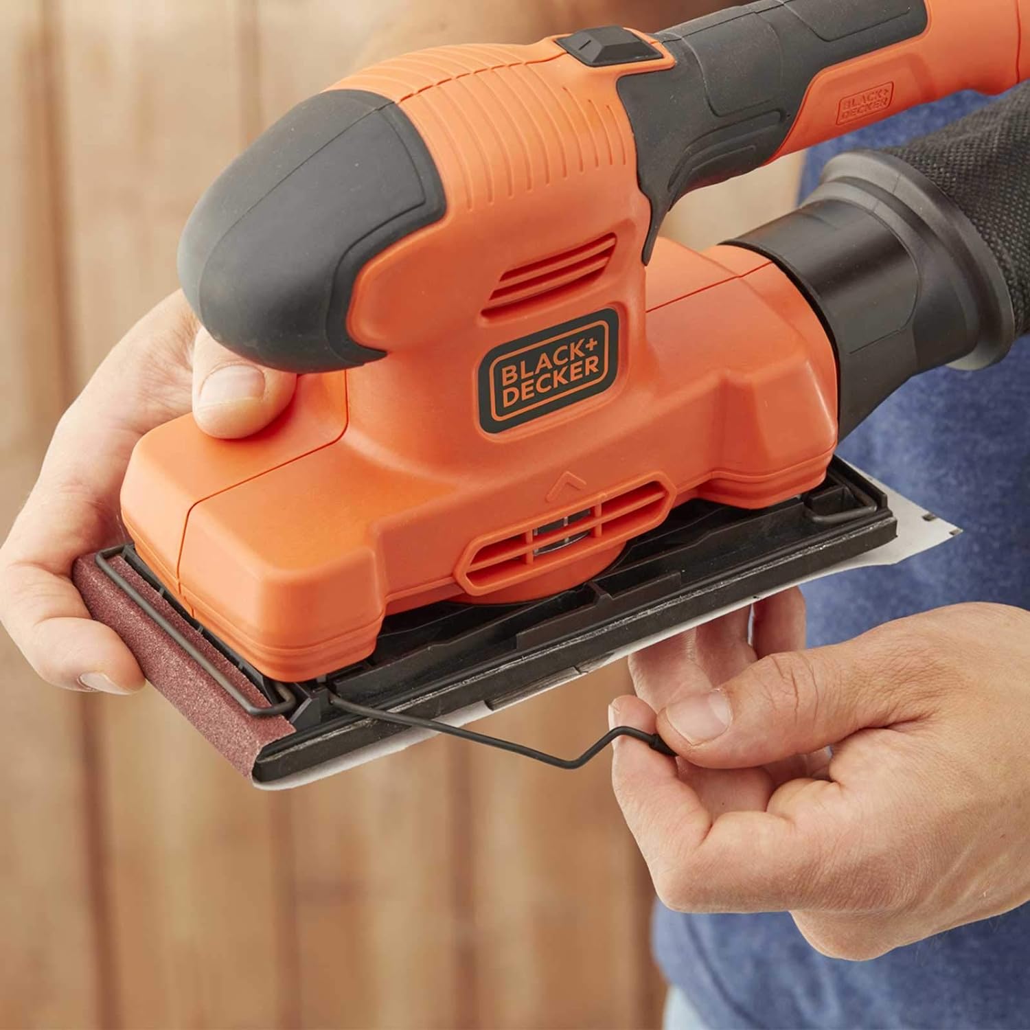 BLACK & DECKER - 150W 1/3 SHEET FINISHING SANDER