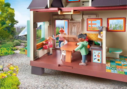 PLAYMOBIL myLife 71509 Tiny Haus, vielfältig eingerichtetes Familienhaus mit detailgetreuem Zubehör, Minihaus mit Garten, nachhaltiges Spielzeug für Kinder ab 4 Jahren Single
