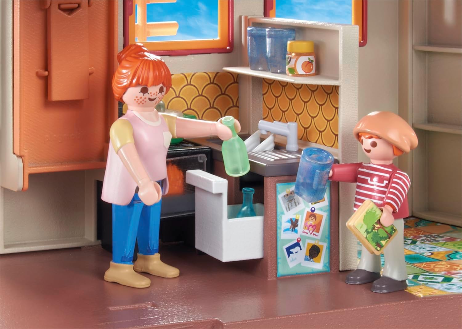 PLAYMOBIL myLife 71509 Tiny Haus, vielfältig eingerichtetes Familienhaus mit detailgetreuem Zubehör, Minihaus mit Garten, nachhaltiges Spielzeug für Kinder ab 4 Jahren Single