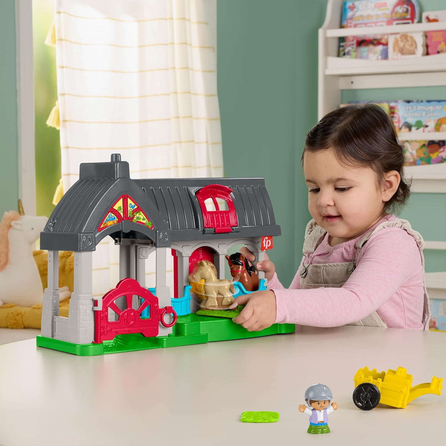 Fisher-Price Little People Establo de caballos Set de juego con carro, caballo, pony y figura, juguete con sonidos para bebés +1 año (HWR84
