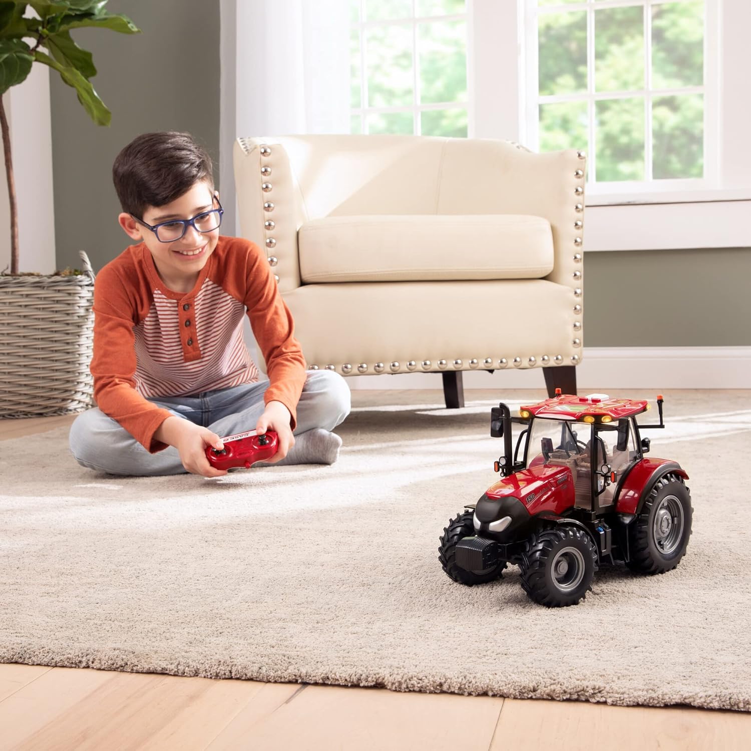 Britains Big Farm Radio Controlled Case IH Maxxum 150 Toy, Farm Toys for Children, Maxxum 150 Tractor Toy Compatible with 1:16 Scale Farm Animals and Toys,Suitable for Collectors & Kids from 3 Years