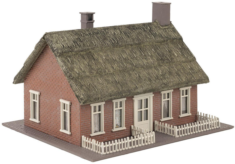 Faller - 1/87 Noord-duits Huis Met Rieten Dak (4/24) *