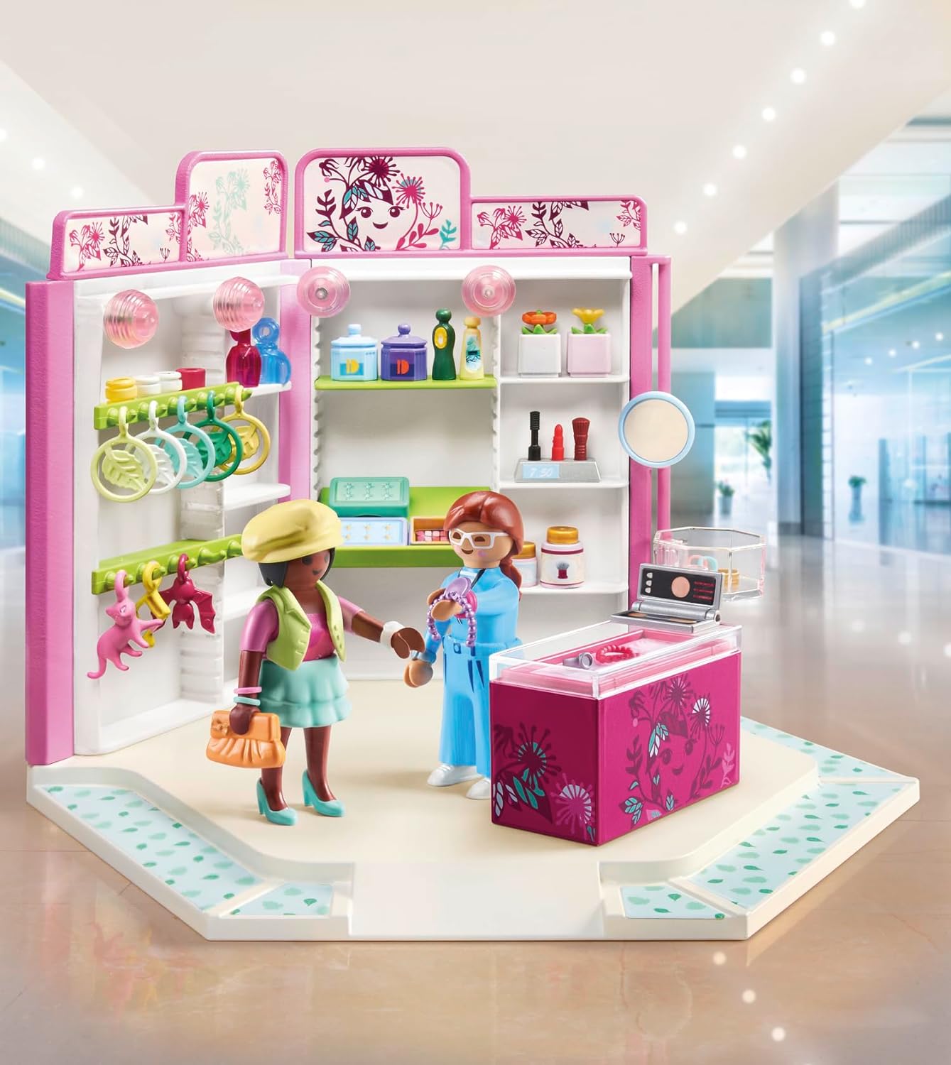 PLAYMOBIL MyLife 71537 Beauty Boutique, spannende Stilberatung für das perfekte Outfit, inklusive Ansteckern, Halsketten und mehr, kreatives Spielzeug für Kinder ab 5 Jahren