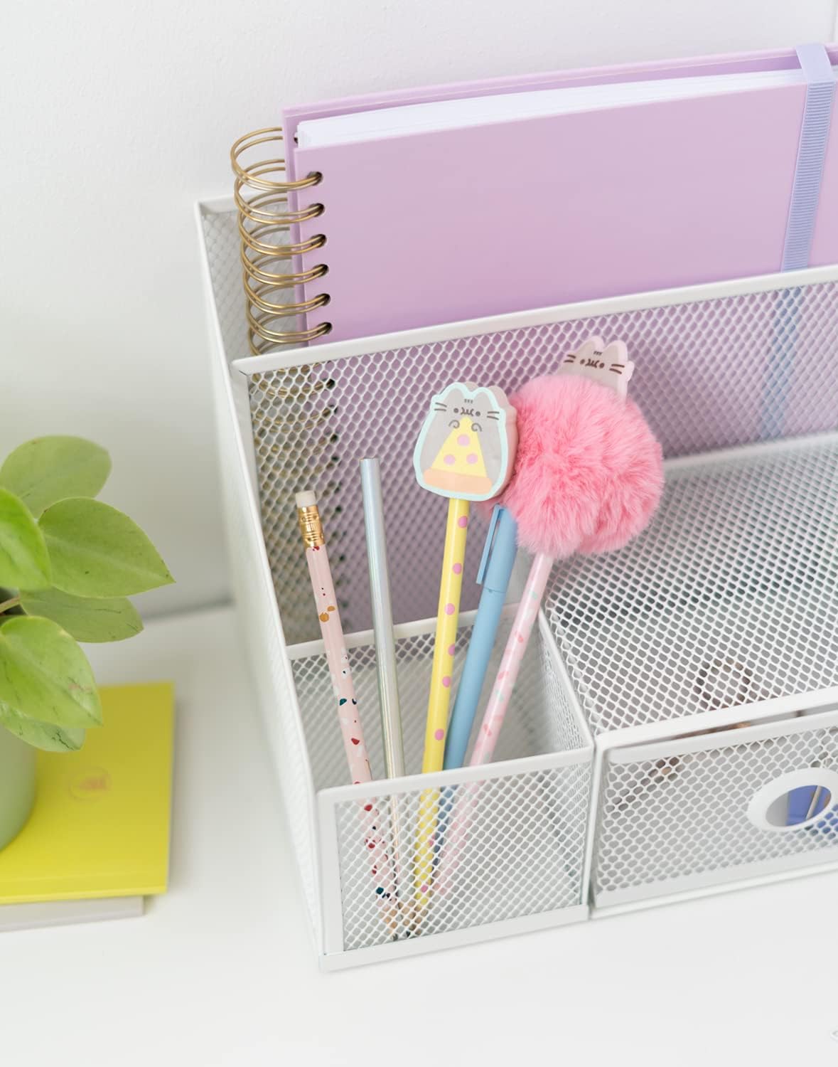 Grupo Erik Schreib Set Pusheen Schreibwaren Set - Kugelschreiber Blaue Mine mit Pusheen Plüsch Topper - Notizheft Klein 3 Stück - Bleistift mit Radiergummi, SEGE001