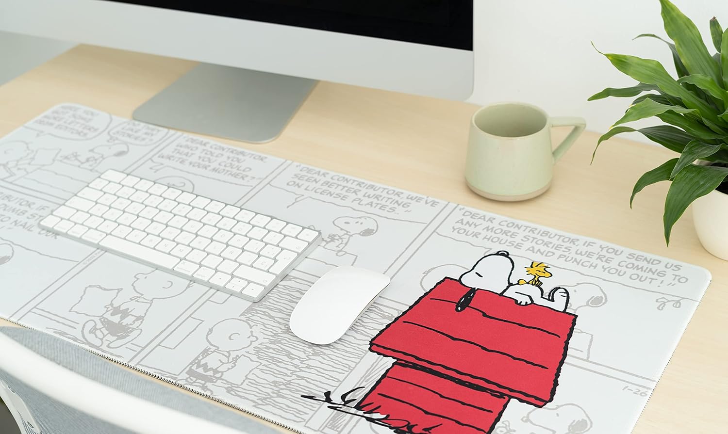 Grupo Erik Mauspad XXL Peanuts Snoopy Gaming Mousepad XXL rutschfest und Wasserabweisend Mauspad Groß - Mouse Pad XXL Gaming Schreibtischunterlage PC Zubehör Gaming