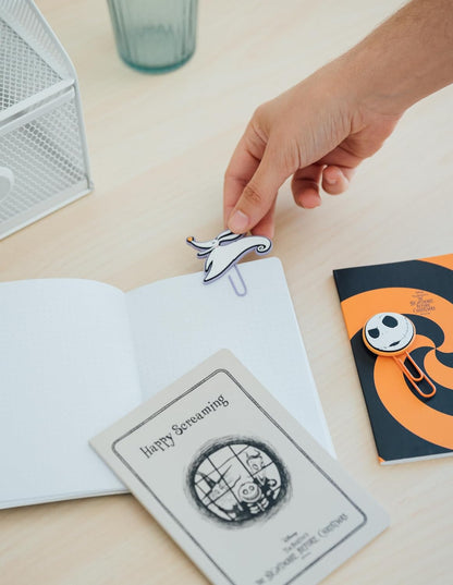 Grupo Erik Schreibwaren Disney The Nightmare Before Christmas -3 A6 Notuzbücher - Kugelschreiber 10 Farben - Federmäppchen Groß - Büroklammern - 4 Textmarker Schwarz Disney