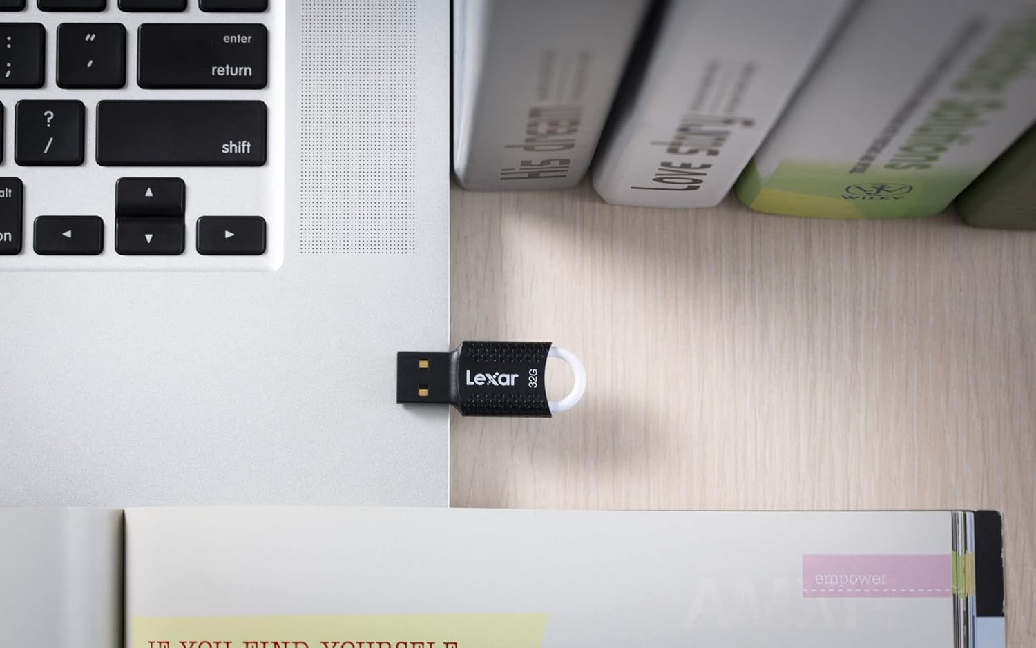 Clé USB 128GO Jumpdrive V40 Lexar 2.0 Noire
