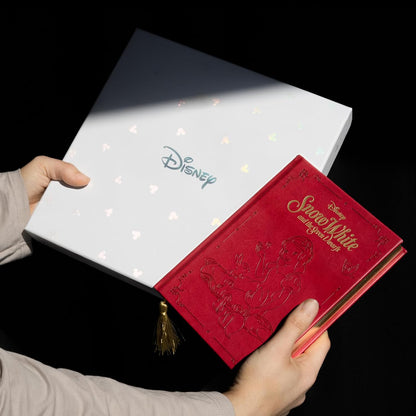 Grupo Erik Set Quaderno e Penna Biancaneve | Set Regalo Disney Quaderno A5 + Penna personalizzati, Copertina rigida, 400 pagine 100 g/m², Qualità Premium, Cancelleria Disney