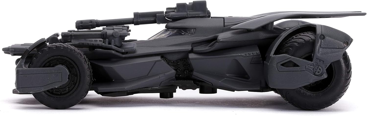 Jada JA31706 1:32 Justice League Batmobile + Batman Figure, Black