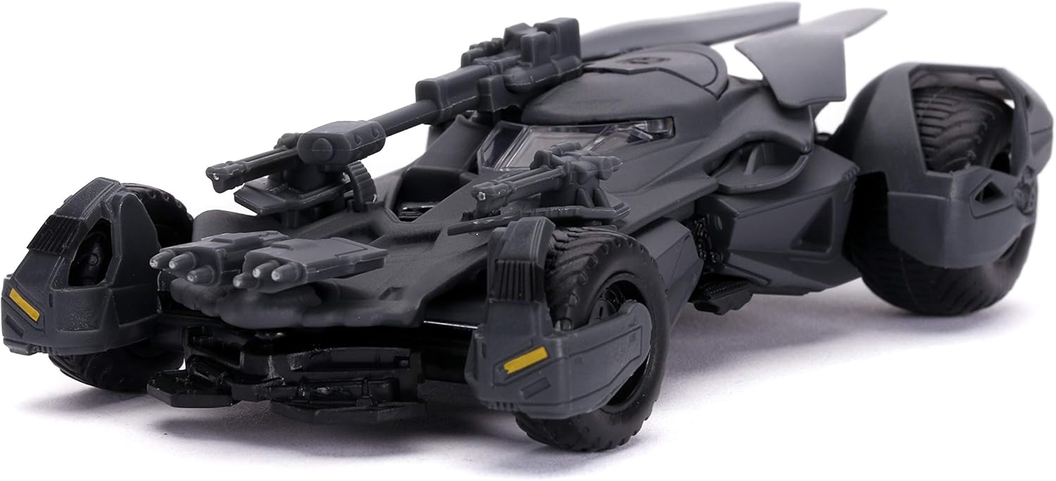 Jada JA31706 1:32 Justice League Batmobile + Batman Figure, Black