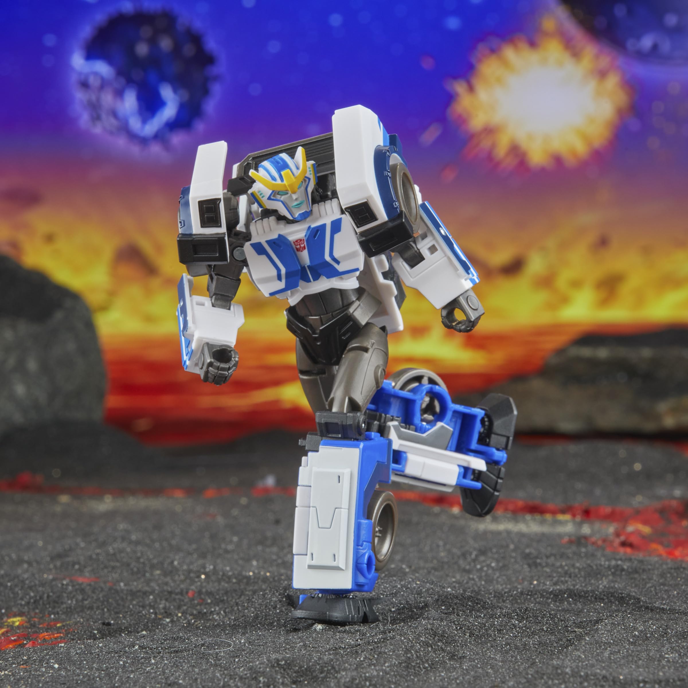 Transformers TRA GEN Legacy EV Deluxe Strong ARM