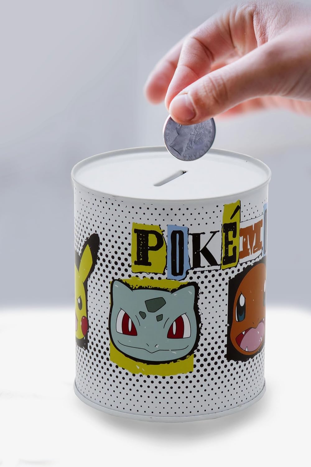 CyP Brands Pokémon - Salvadanaio in metallo, sigillato, salvadanaio medio, multicolore, prodotto ufficiale