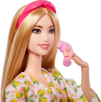 Barbie Bienestar SPA Muñeca articulada con Mascota y Accesorios de relajación, Juguete +3 años (Mattel HKT90