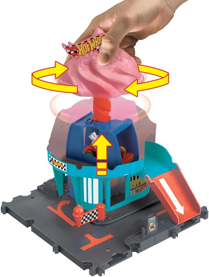 Mattel Disney and Pixar Cars Playset with 2 Toy Cars, Lightning McQueen & Francesco Bernoulli, GRC Jumping Raceway Track Set with Kid-Powered Booster, HXJ32