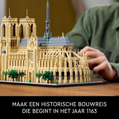 LEGO Architecture Notre-Dame de Paris Set, Model Kit for Adults to Build, Home or Office Décor, Collectible Gift for Lovers of History, Men, Women, Him or Her 21061