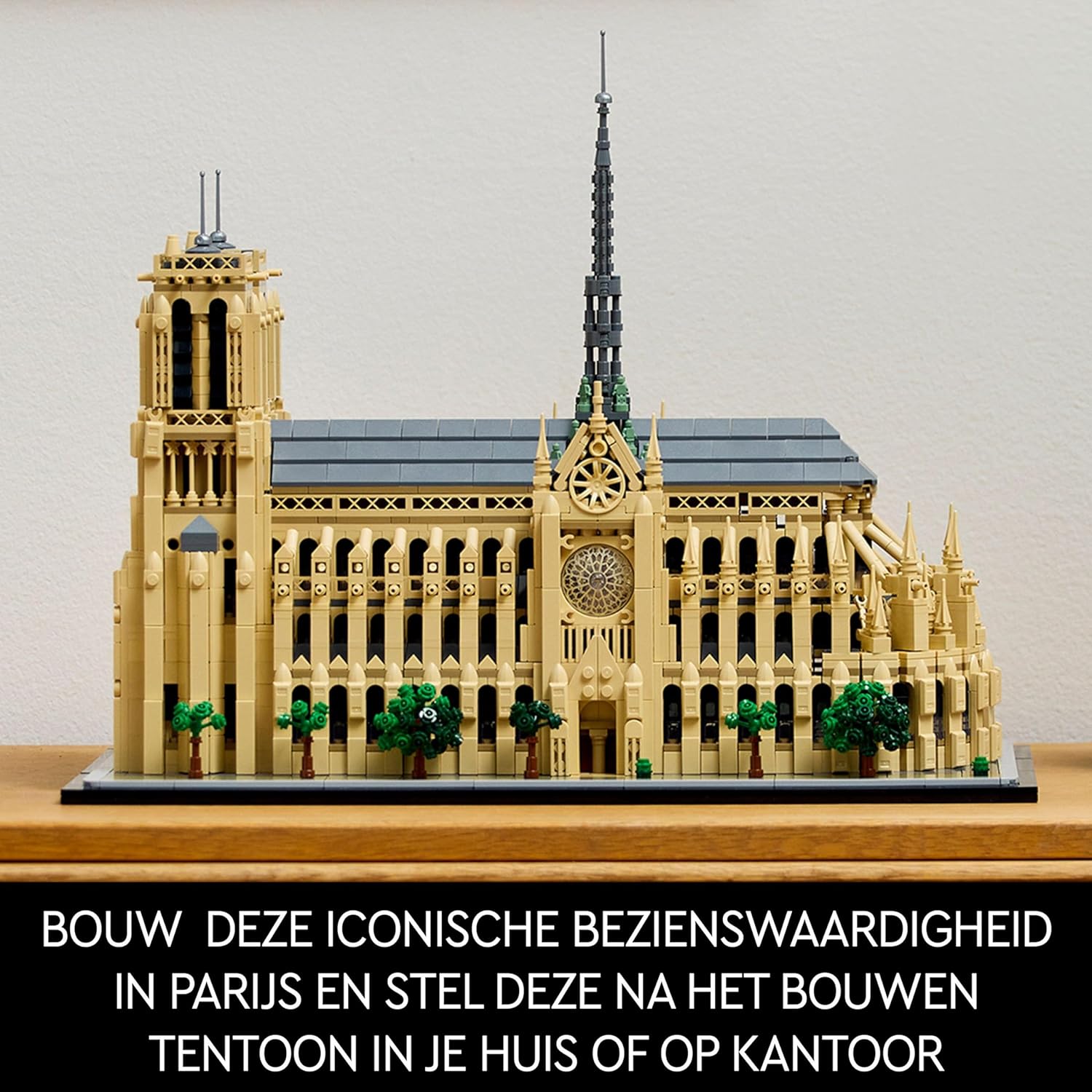 LEGO Architecture Notre-Dame de Paris Set, Model Kit for Adults to Build, Home or Office Décor, Collectible Gift for Lovers of History, Men, Women, Him or Her 21061