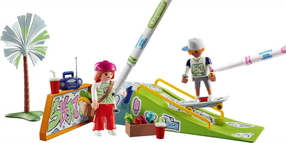 PLAYMOBIL Color 71515 Skatepark, audaces Acrobacias en monopatín, con bolígrafos y Accesorios solubles en Agua, Juguetes para niños y niñas a Partir de 6 años