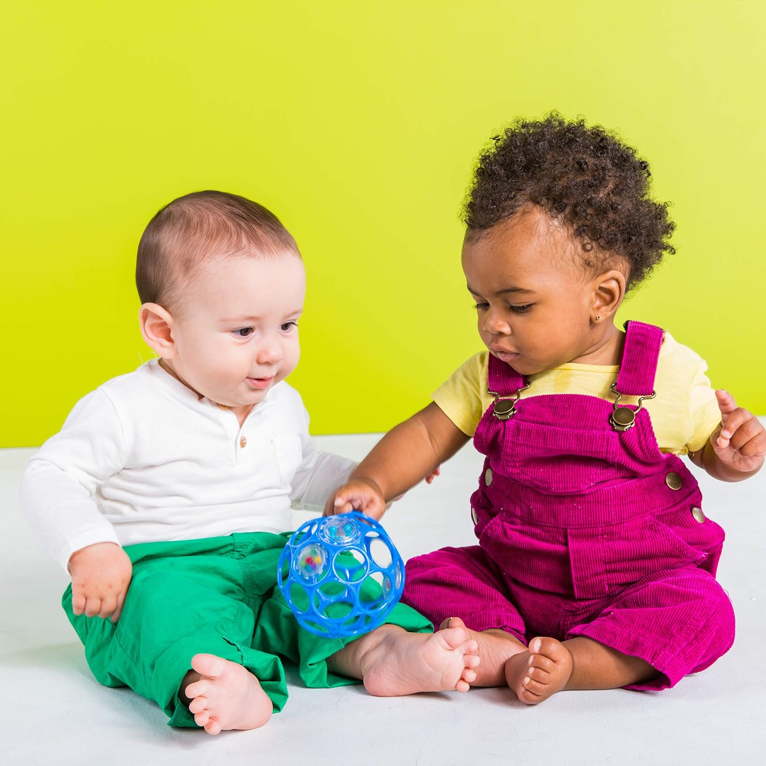 Bright Starts Oball Easy-Grasp Rattle BPA-Free Infant Toy in Blue, Age Newborn and up, 4 Inches
