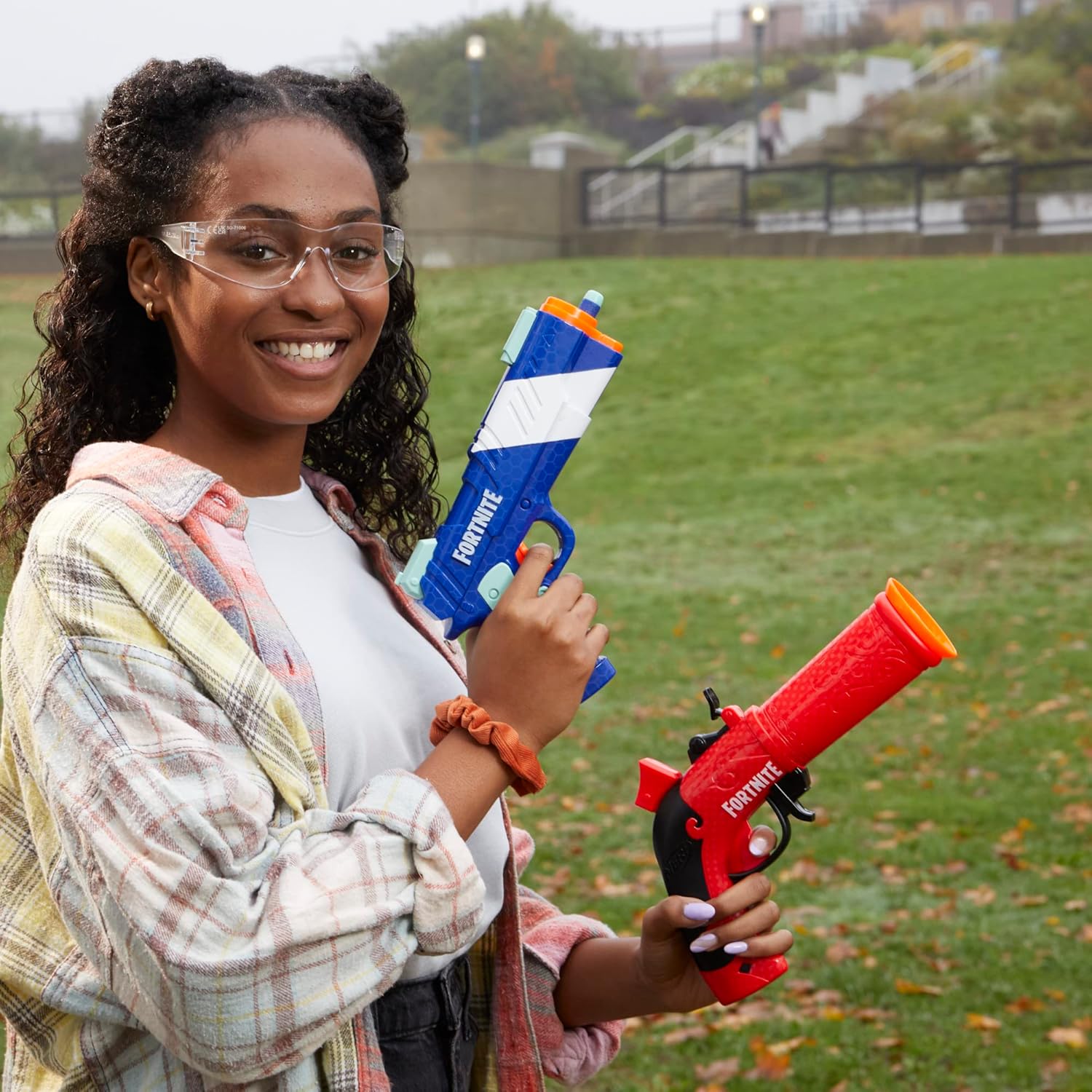 Nerf Fortnite Dual Pack - 2 Fortnite Blasters, Flint-Knock & LP Dart Blasters, 6 Elite Foam Darts