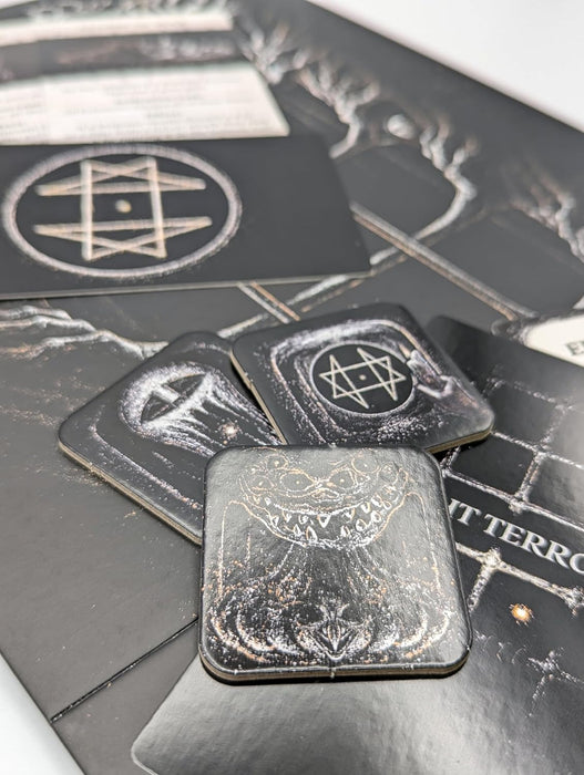 Smirk & Dagger The Night Cage Expansion The Shrieking Hollow Tile Placement - Juego de mesa cooperativo con nuevas amenazas y desafíos, para mayores de 14 años, de 1 a 5 jugadores y de 40 a 60 minutos