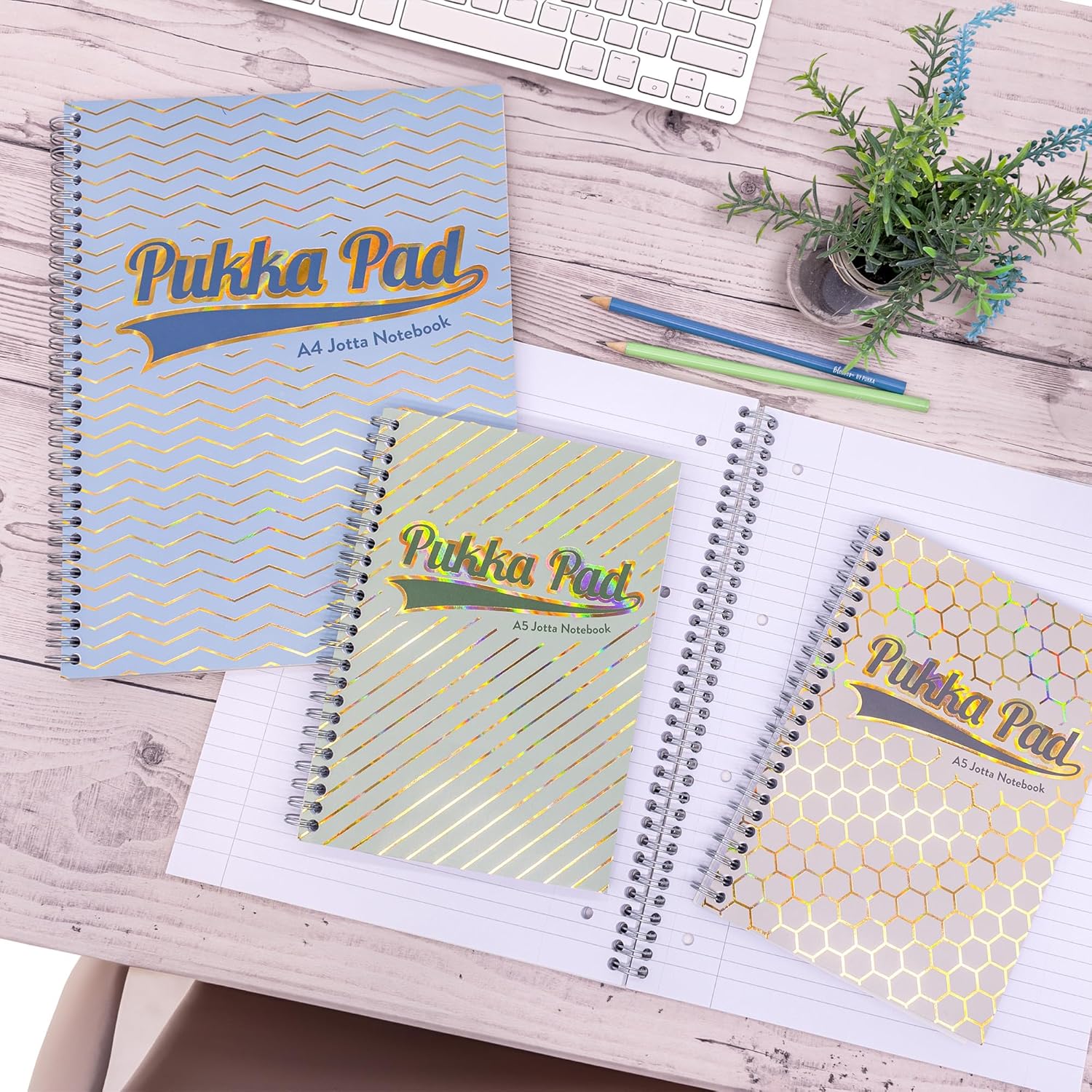 Pukka Pad Haze Jotta Cuaderno A4 – Paquete de 3 blocs de notas encuadernados con alambre con 200 páginas, 100 hojas de papel rayado de 80 g/m² de 8 mm – 4 agujeros perforados para notas escolares