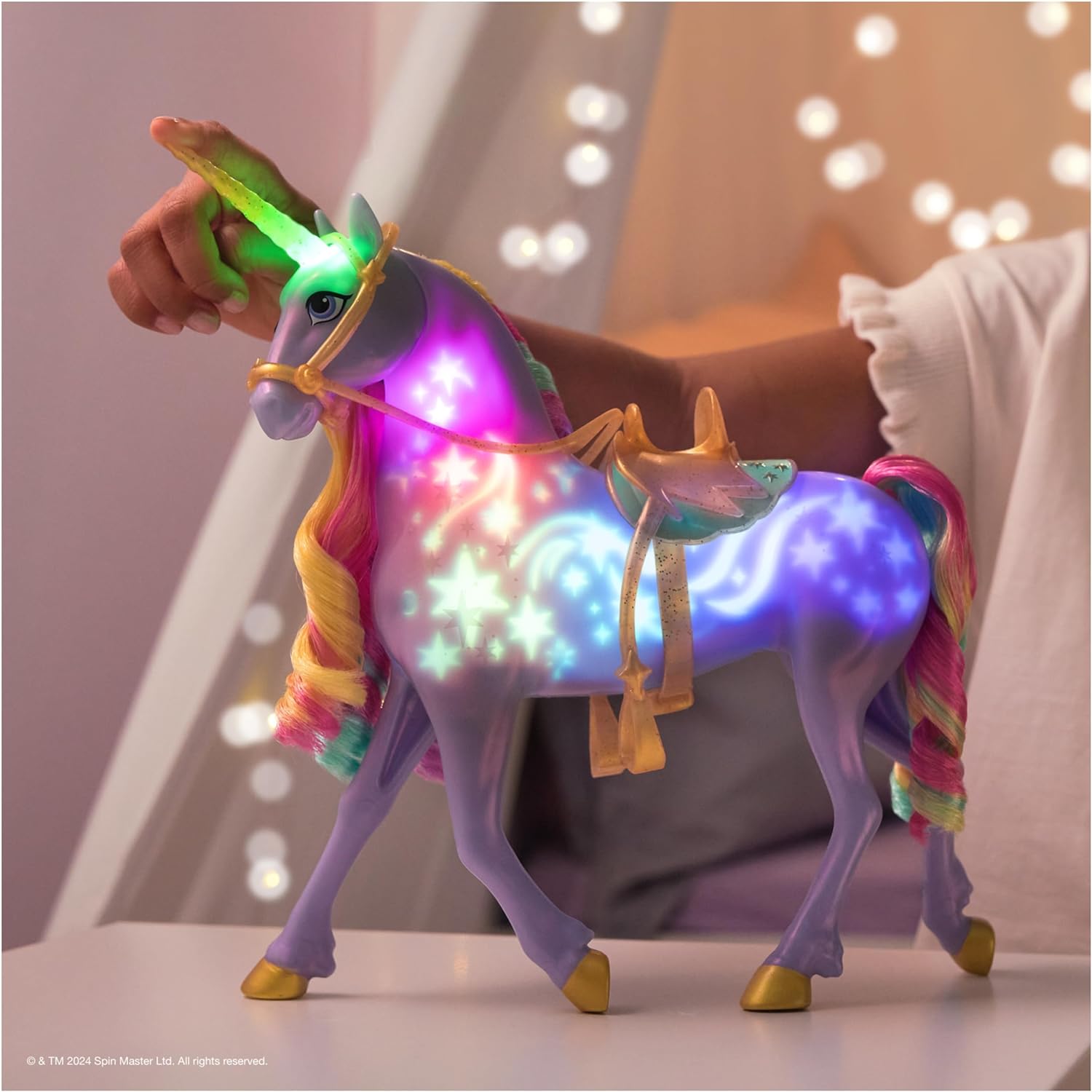 Unicorn Academy, Interactive Rainbow Light-up Wildstar Unicorn Toy with Lights, Sounds and Music, Dolls and Unicorn Toys for Girls Aged 4 and up