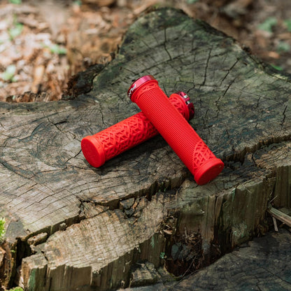 Funn Hilt JR Mountain Bike Handlebar Grips With Single Lock On Clamp, Bicycle Handlebar Locking Grips with 19 mm Inner Diameter, Short Bicycle Grips For Youth, Girls and Boys