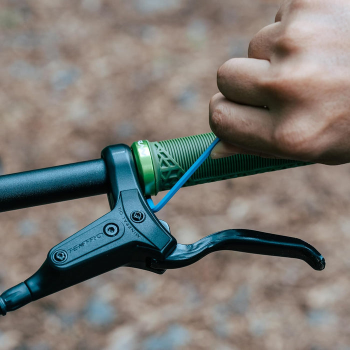 Funn Hilt JR Mountain Bike Handlebar Grips With Single Lock On Clamp, Bicycle Handlebar Locking Grips with 19 mm Inner Diameter, Short Bicycle Grips For Youth, Girls and Boys