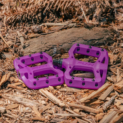Funn Taipan S Glass Fiber Reinforced Thermoplastic Bike Pedals with 9/16-inch CrMo Axles and Shin-Friendly Pins for MTB/BMX/Urban/Gravel Riding