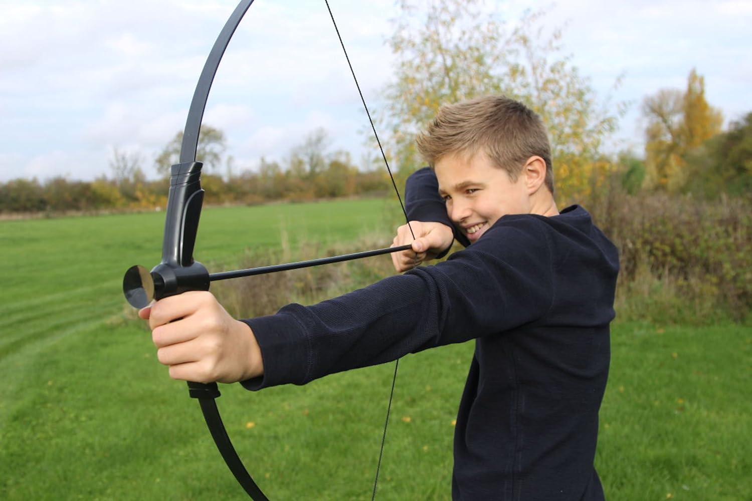 Petron Stealth Archery Set with 6 Sucker-Safe Arrows | Highly Accurate to over 20 Metres | Indoor & Outdoor Fun, Perfect for Adults & Children 14+